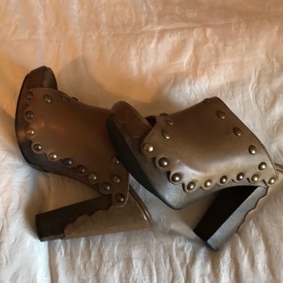 Stuart Weitzman brown studded clogs - Picture 8 of 8